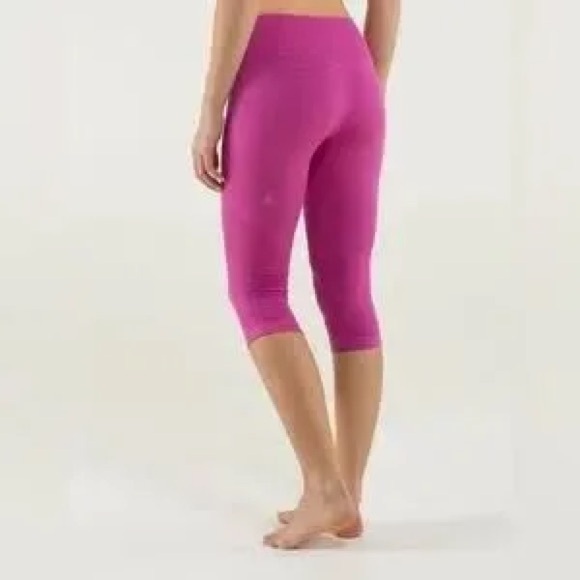 Lululemon in the flow seamless Pink crop leggings 8 - Picture 2 of 9